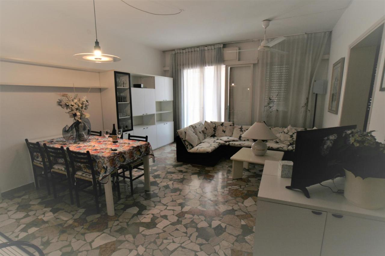 Ferienwohnung Flavia Lido di Jesolo Exterior foto